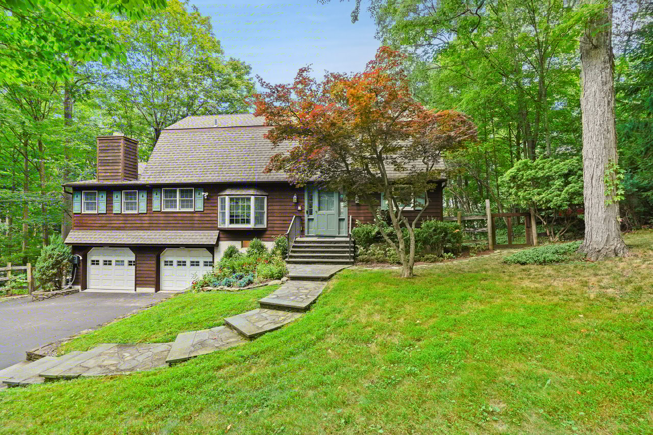3 Truesdale Lake Drive