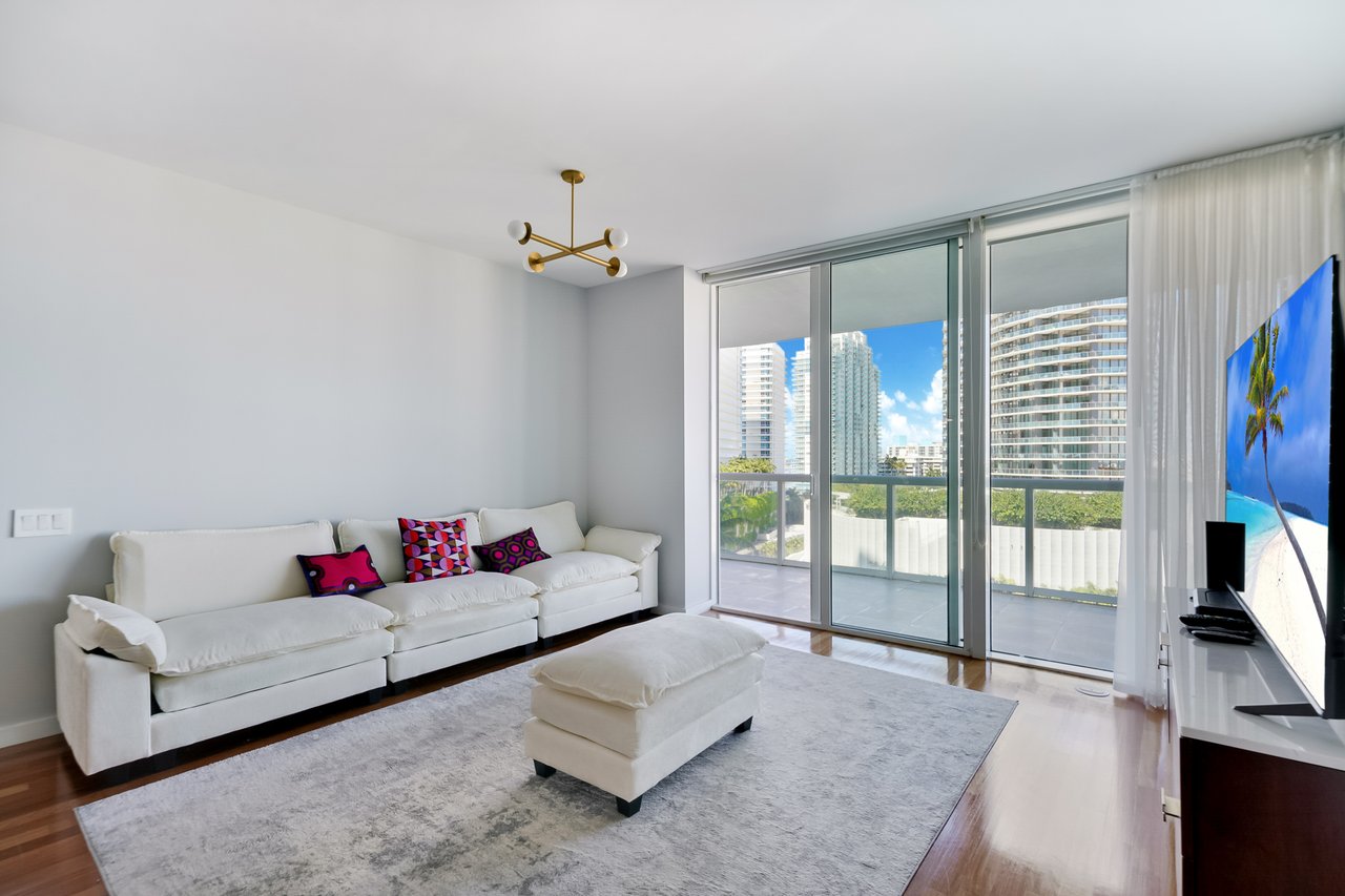 Icon South Beach Unit 906 | South Of Fifth