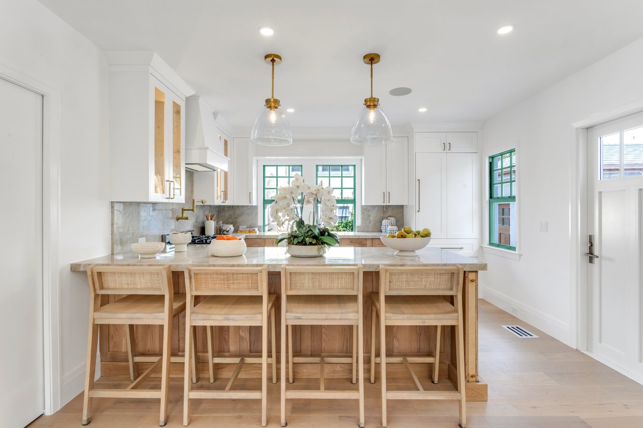 Charming Like New Residence In Town