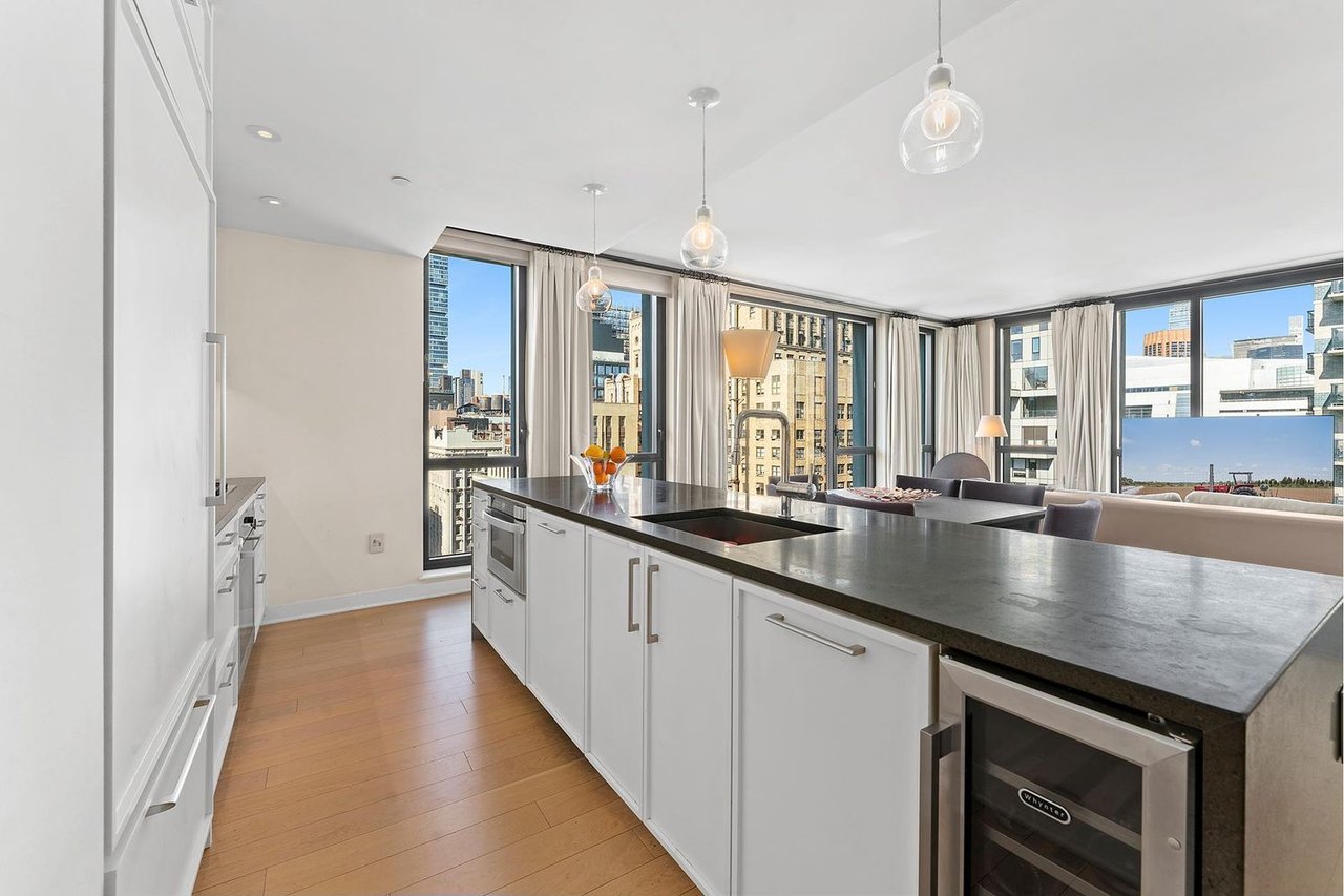 160 East 22nd Street 17A
