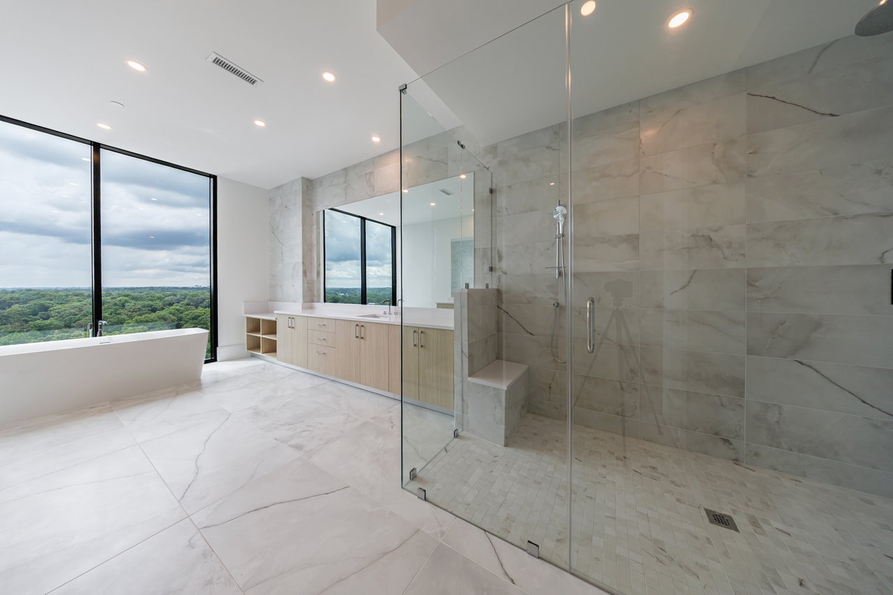 2425 Peachtree Road Unit 1806