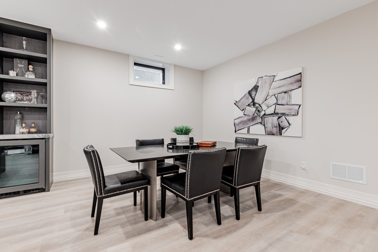 8 Manor Haven Rd 