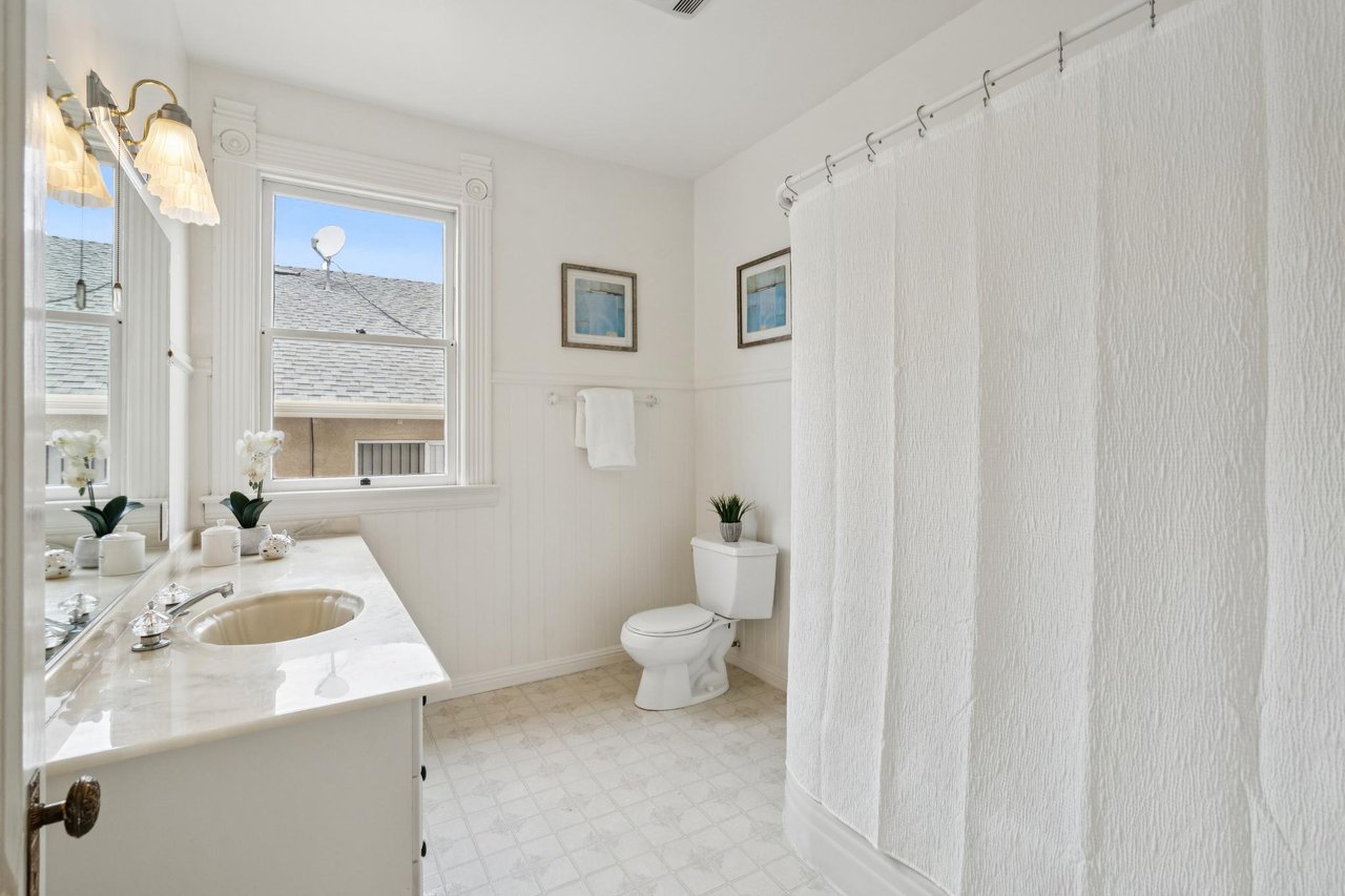 2120 & 2122 Encinal Avenue A & B 