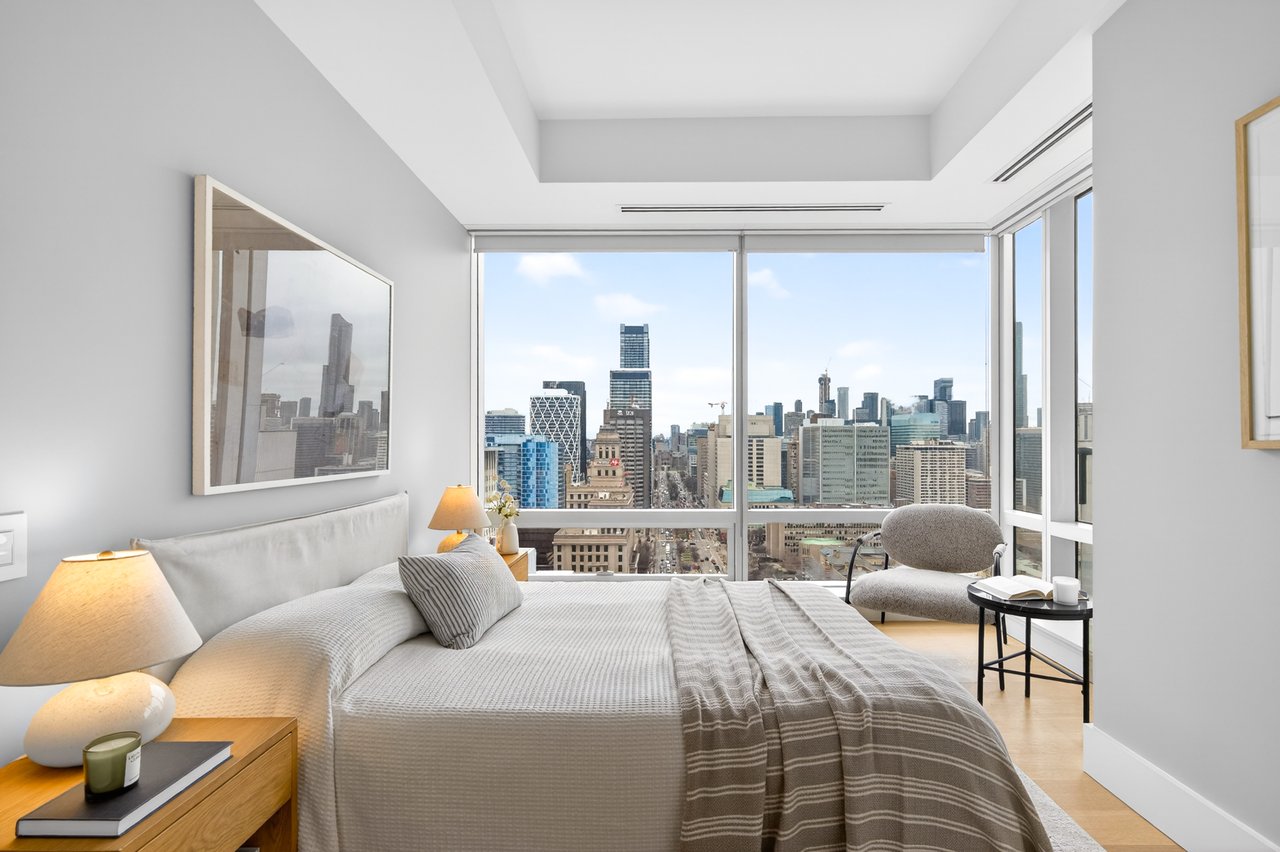 Suite 2806- 180 University Avenue
