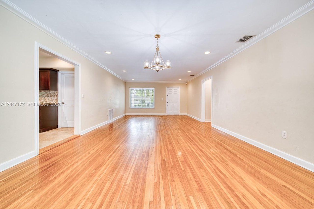 1116-almeria-avenue-coral-gables-home-for-sale-living