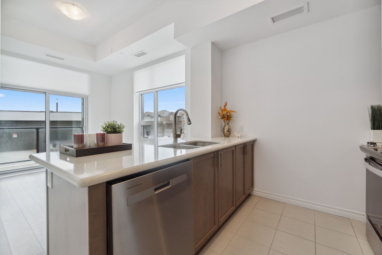 460 Dundas Street E Unit: 121