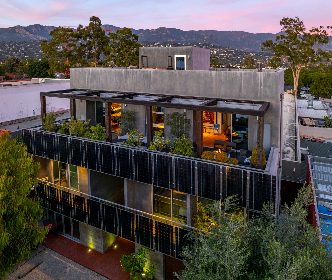 Just Listed! 414B Anacapa St