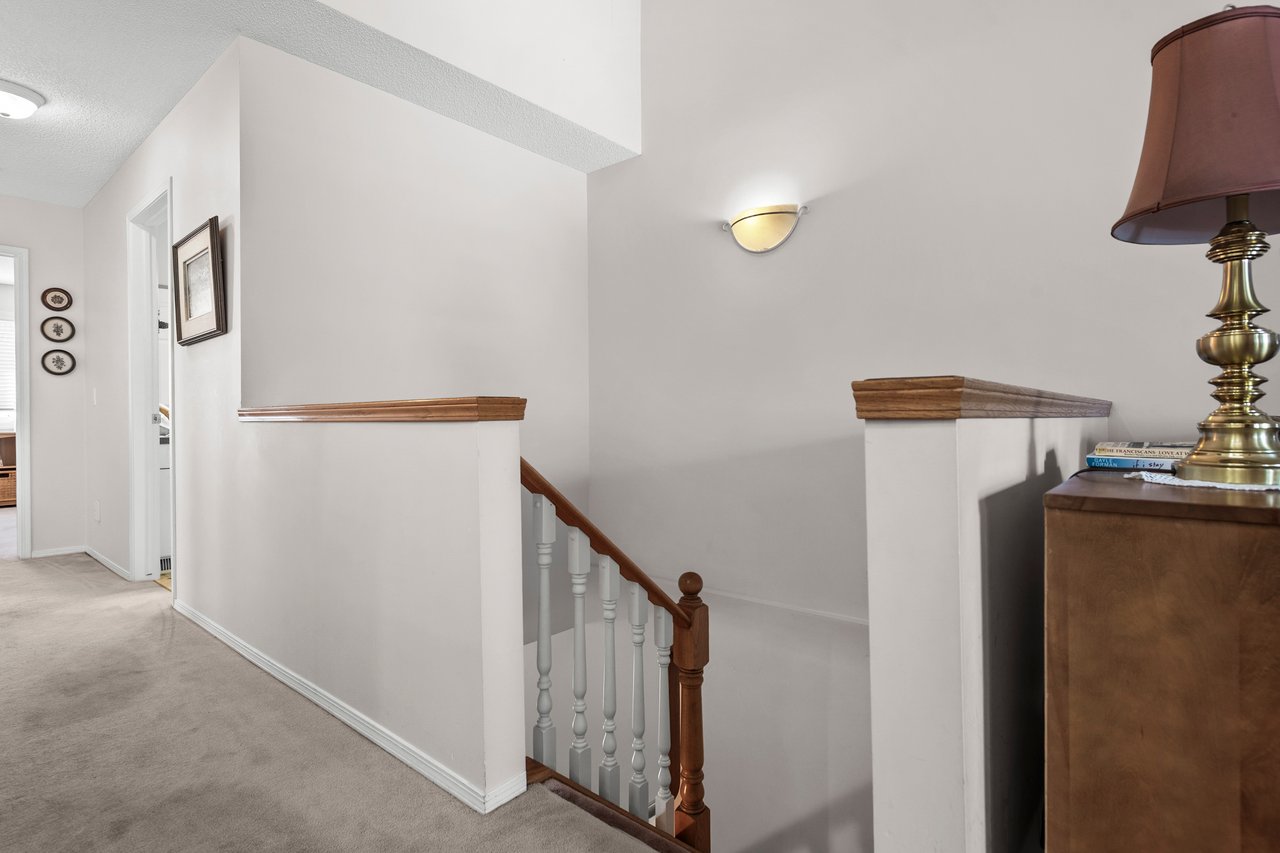 180 Valley Ridge Heights NW