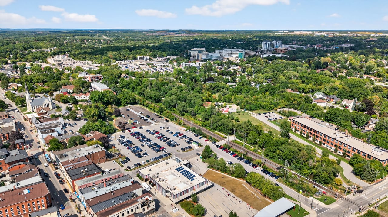 318 - 543 Timothy St, Newmarket