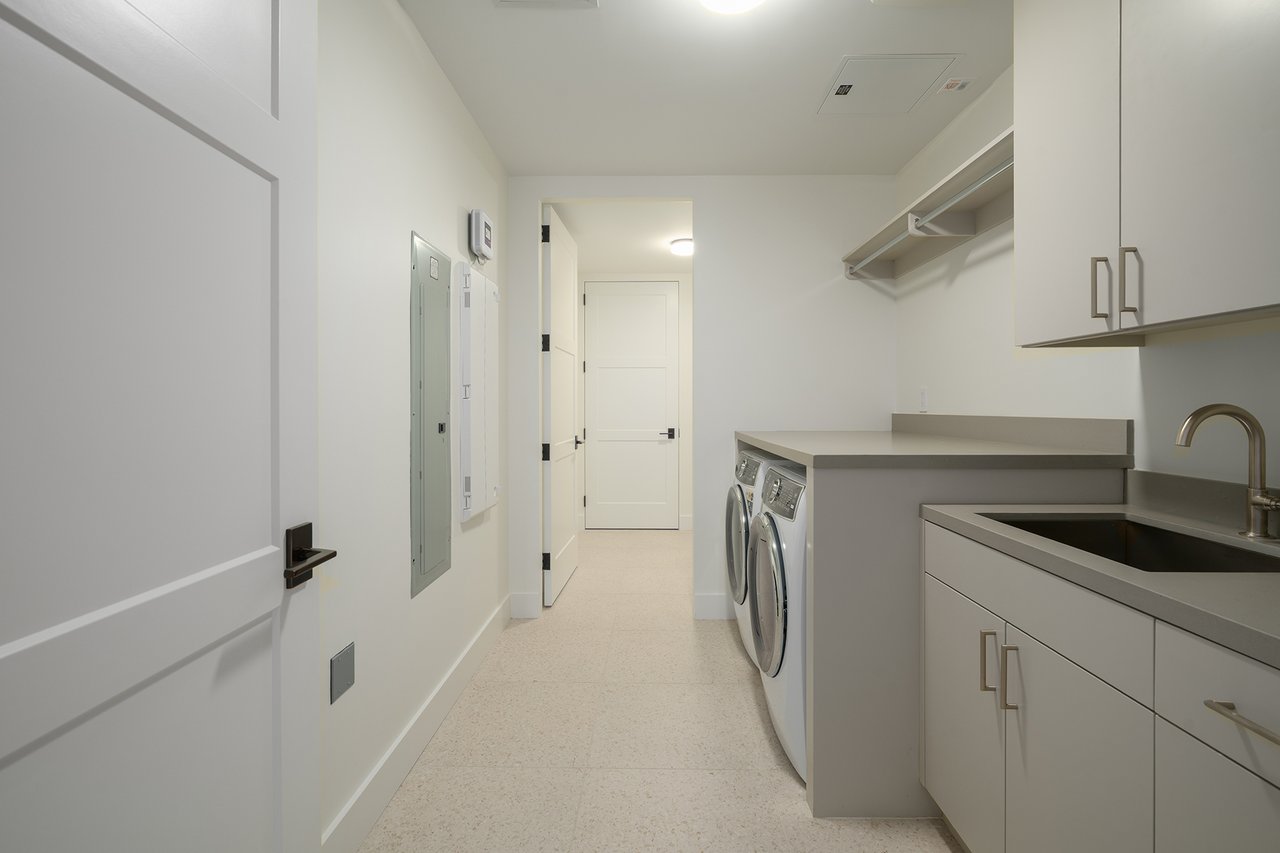 5000 N CAMELBACK RIDGE Drive, 108