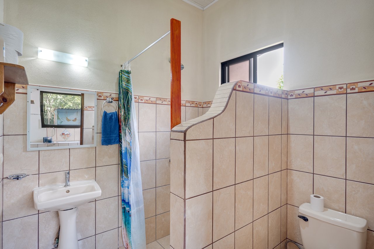 Tamarit House | Spacious Tropical Retreat in Villareal, Costa Rica