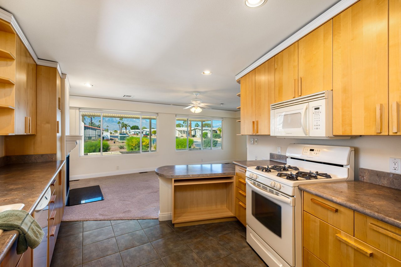 73257 Desert Greens Drive N