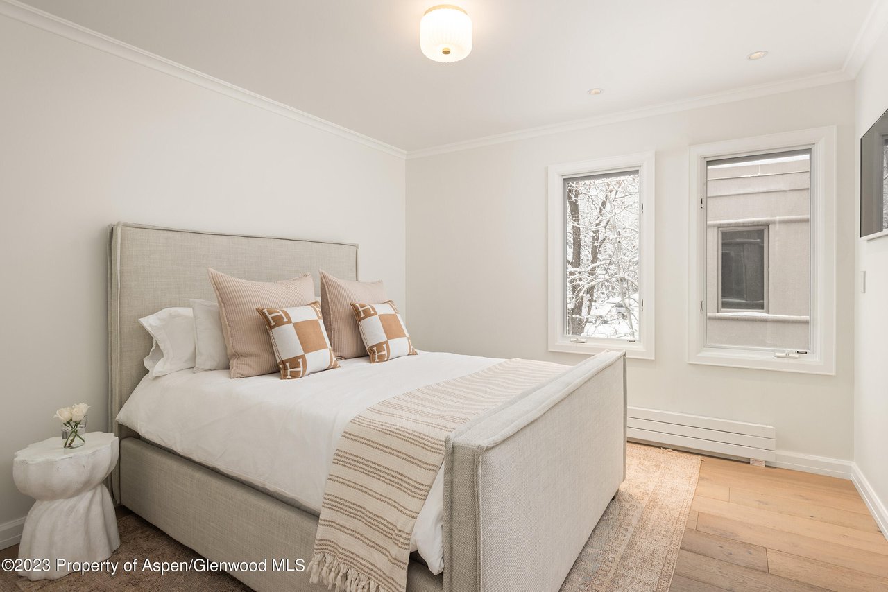 814 W Bleeker Street, C4