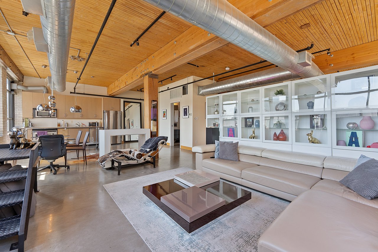 68 Broadview Ave S Unit: 203