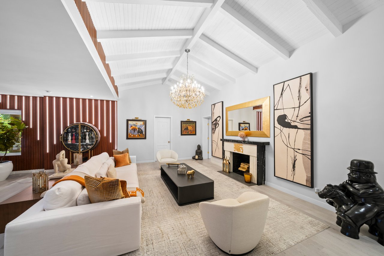 238 E San Marino Drive