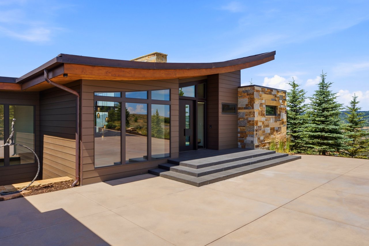 Top-of-Promontory Architectural Estate — Furnished & Turnkey - Front-Row Mountain Views
