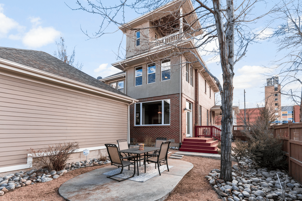 Just Listed: Welcome to this Lovely Central Park Home!