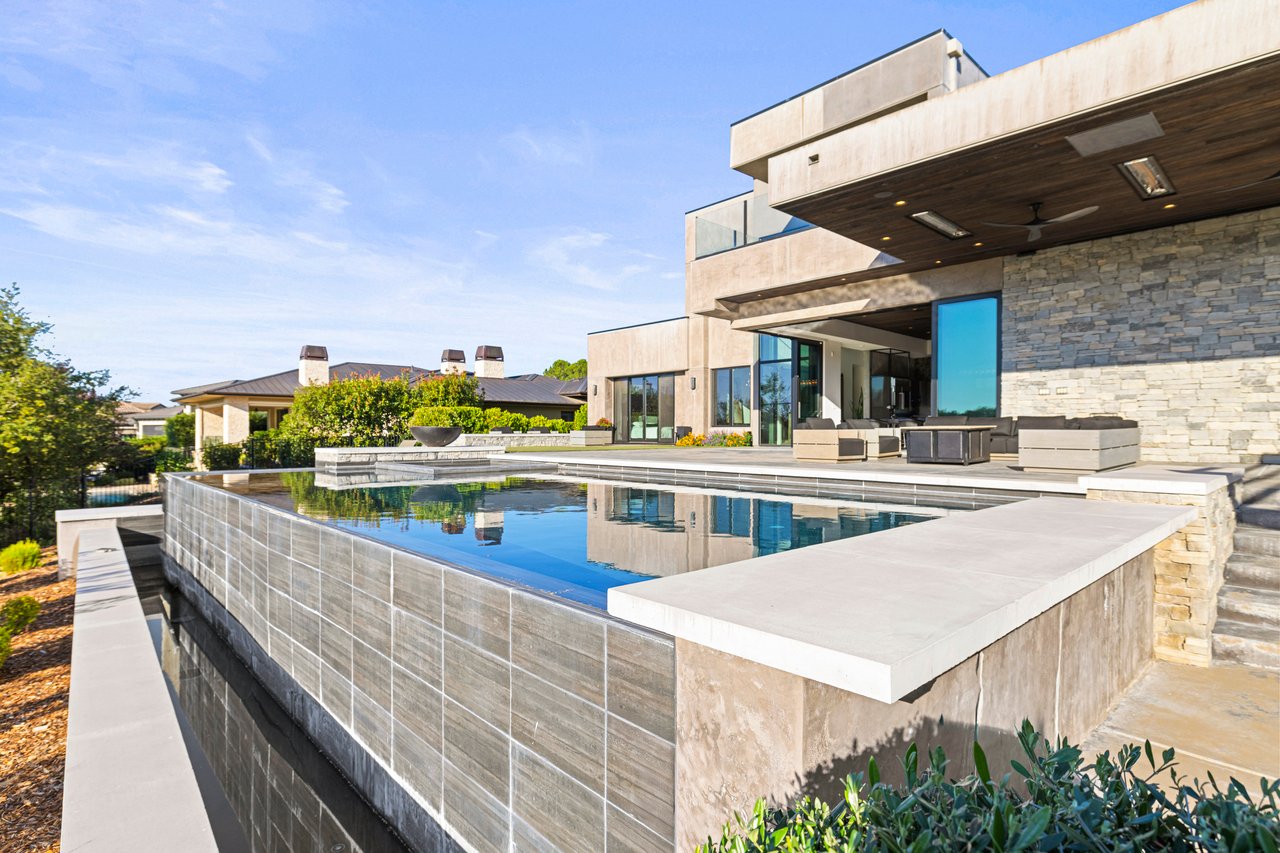 4573 Greenview Drive