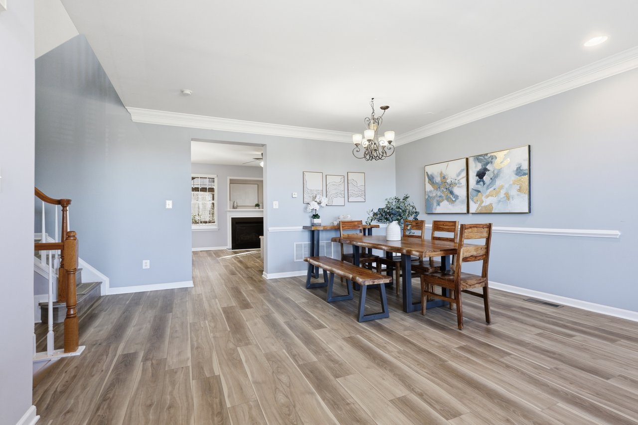 42757 Gelding Sq, Chantilly, VA 20152	