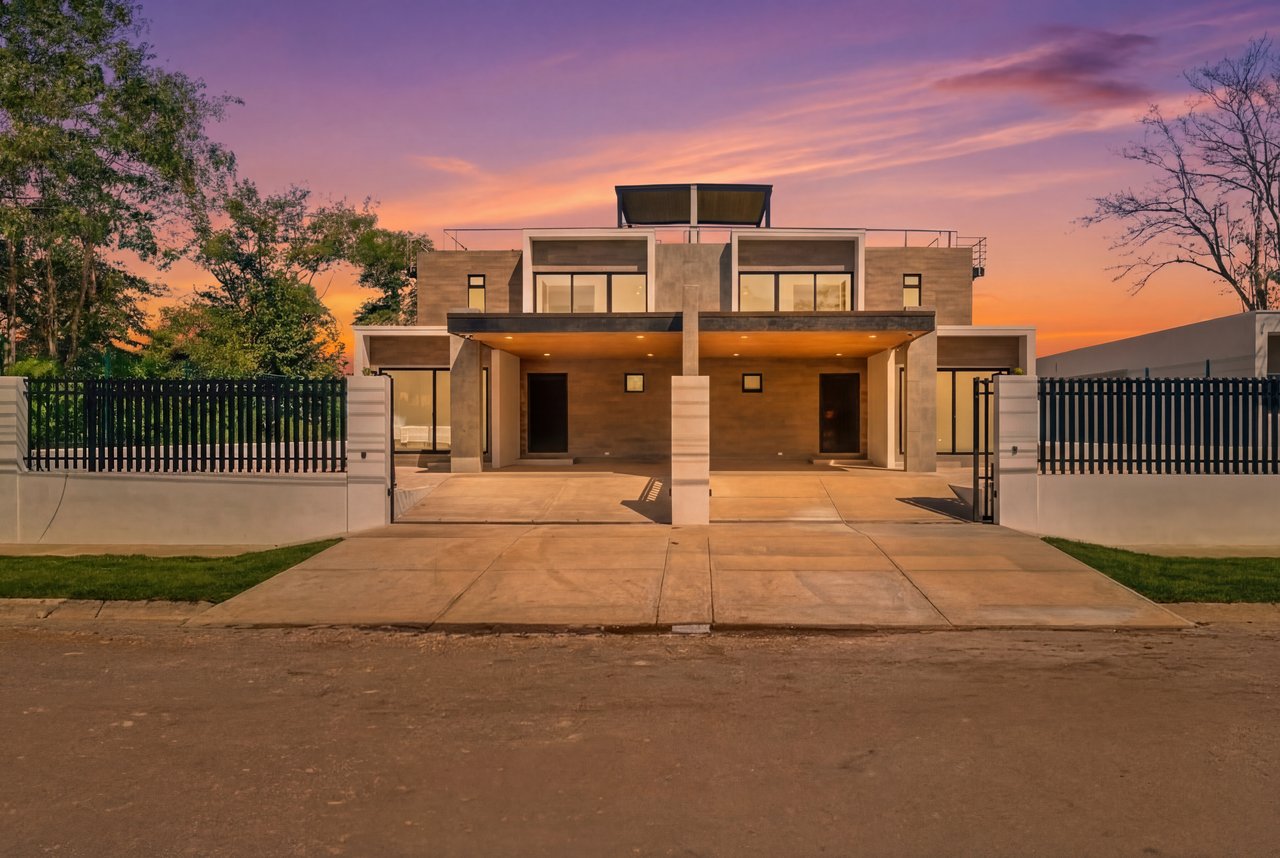 Luxury Ocean View Duplex for Sale in Playa Flamingo 