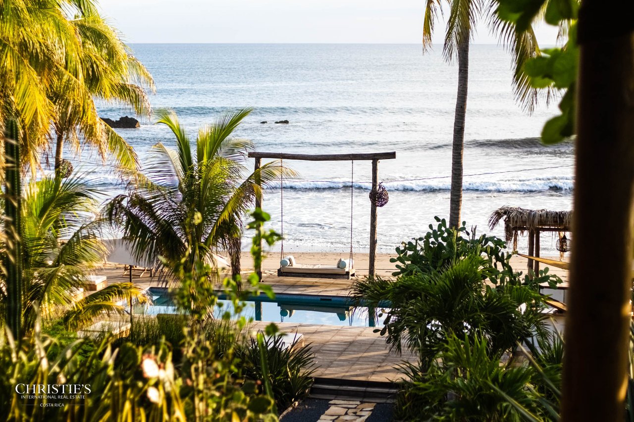 Mandla Boutique Coastal Retreat with World-Class Surf