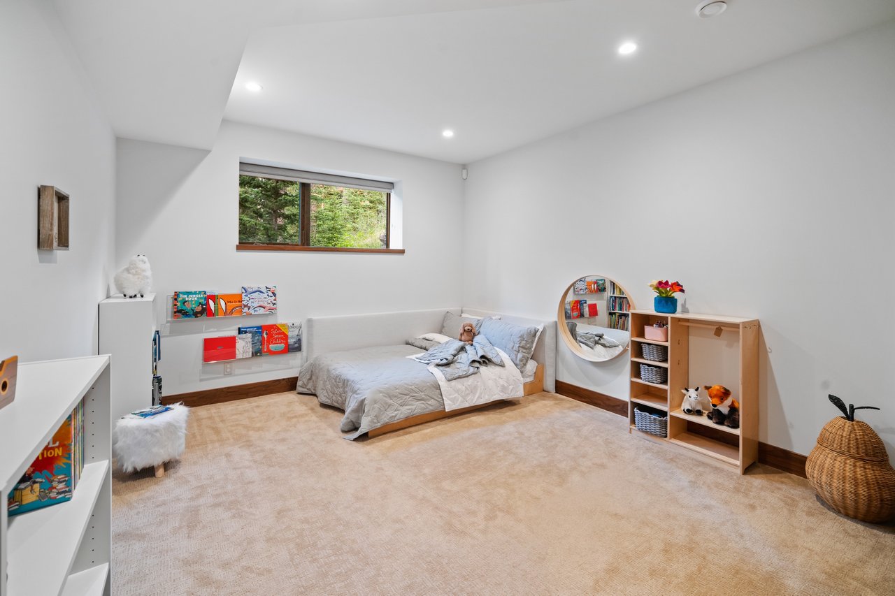 Refined Mountain Living at Cairns Landing