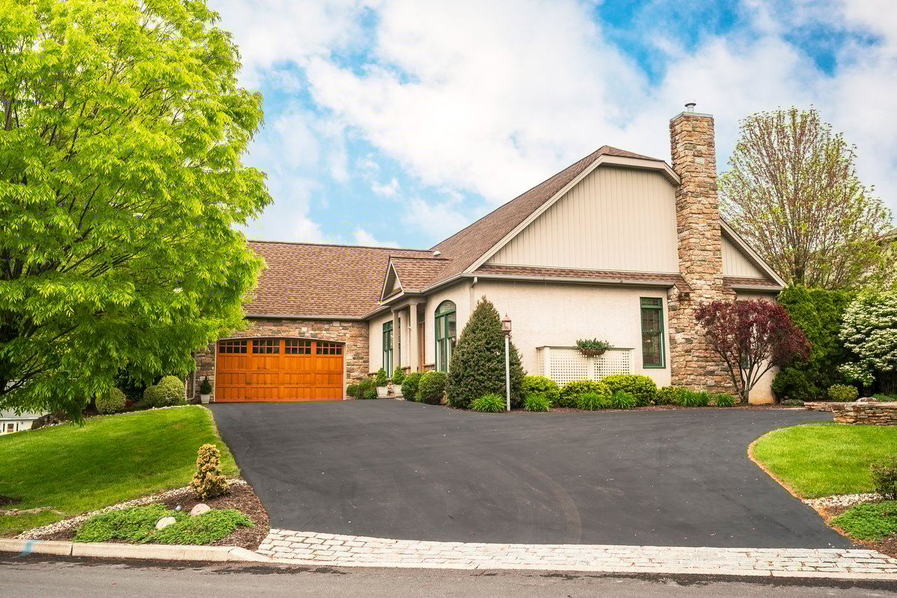 5799 Sabrina Circle