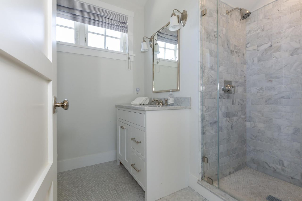 12 Pond View Dr