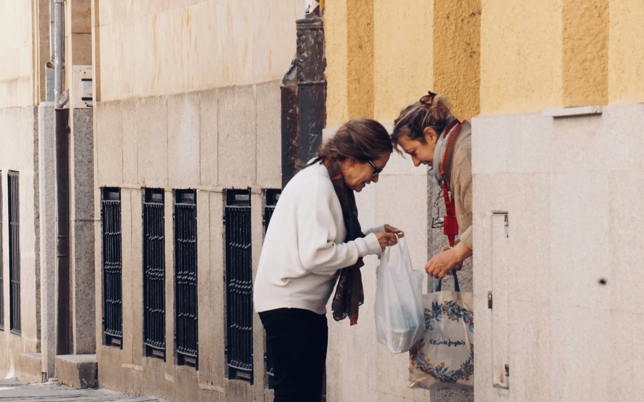 6 Little but Meaningful Ways to Be a Good Neighbor