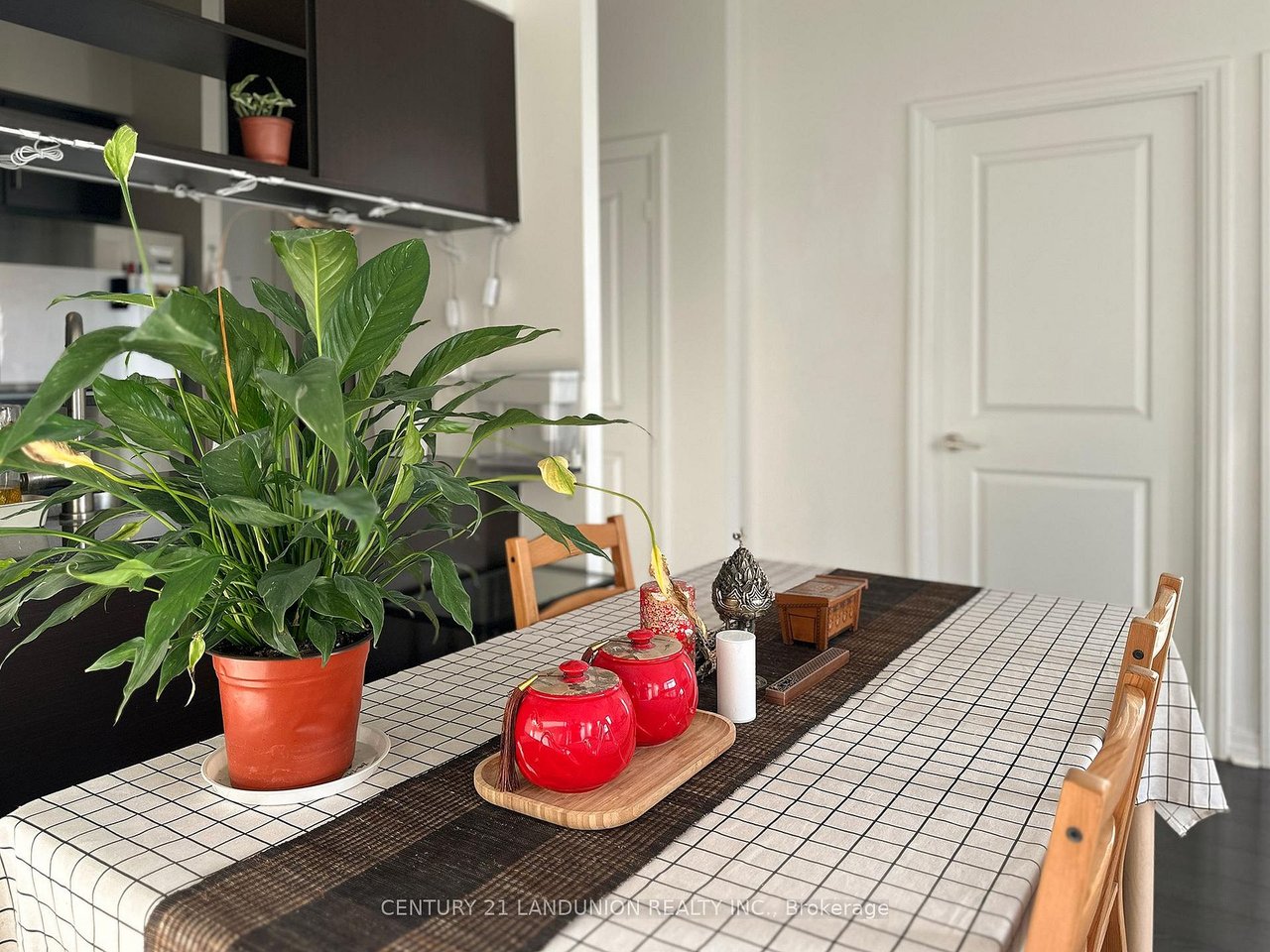 COZY PENTHOUSE LIVING