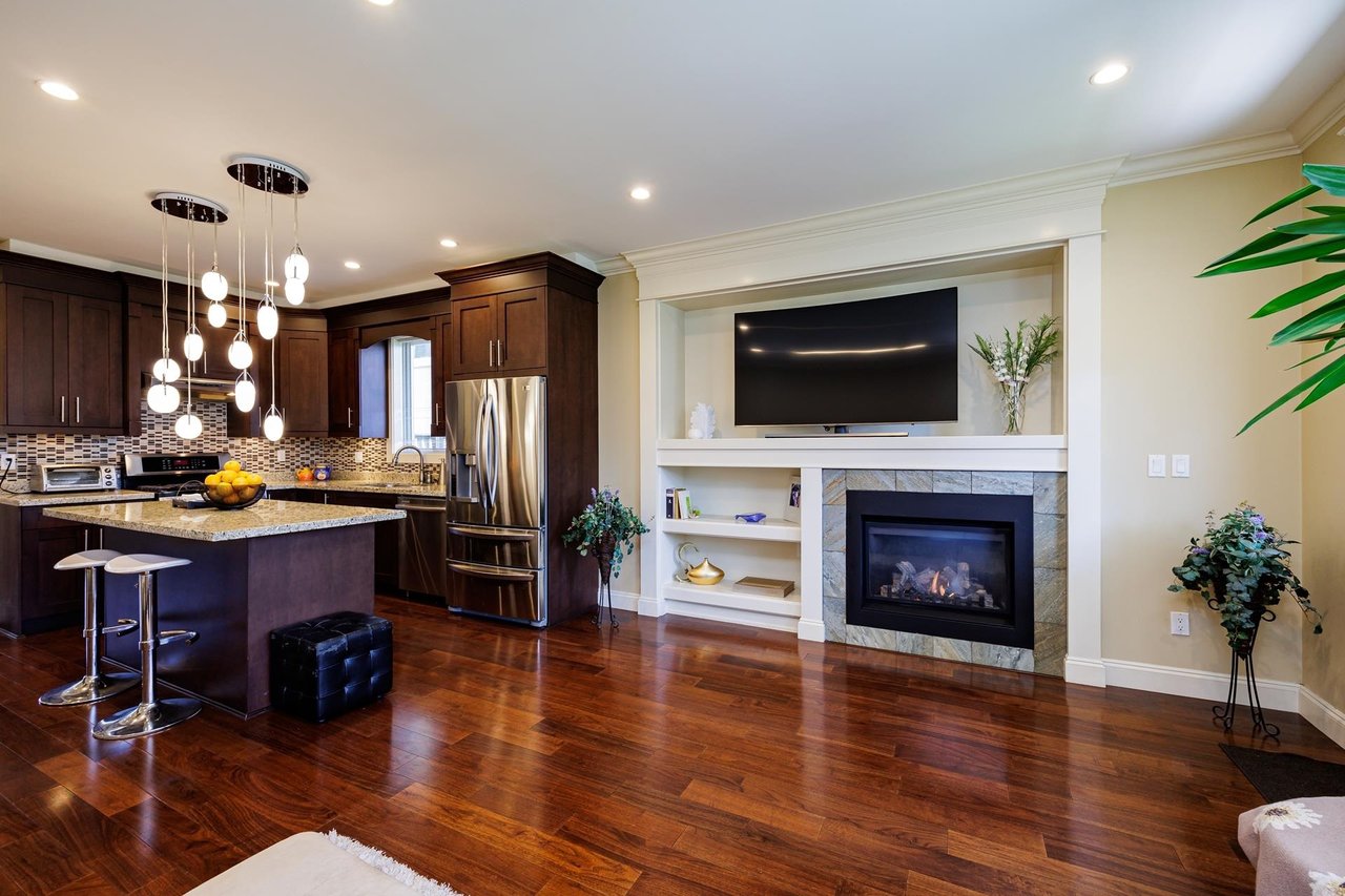 335 E 15th Street, North Vancouver