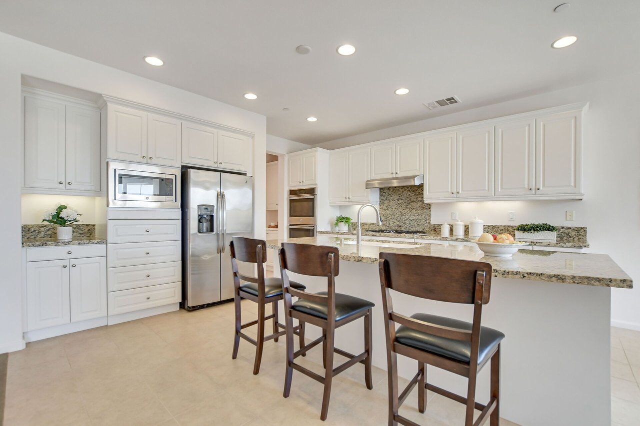 864 E Manresa Drive