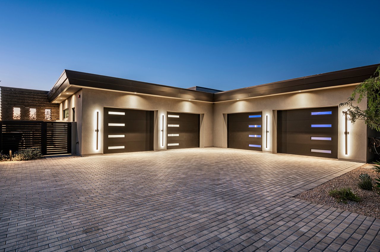 10784 E PINNACLE PEAK Road