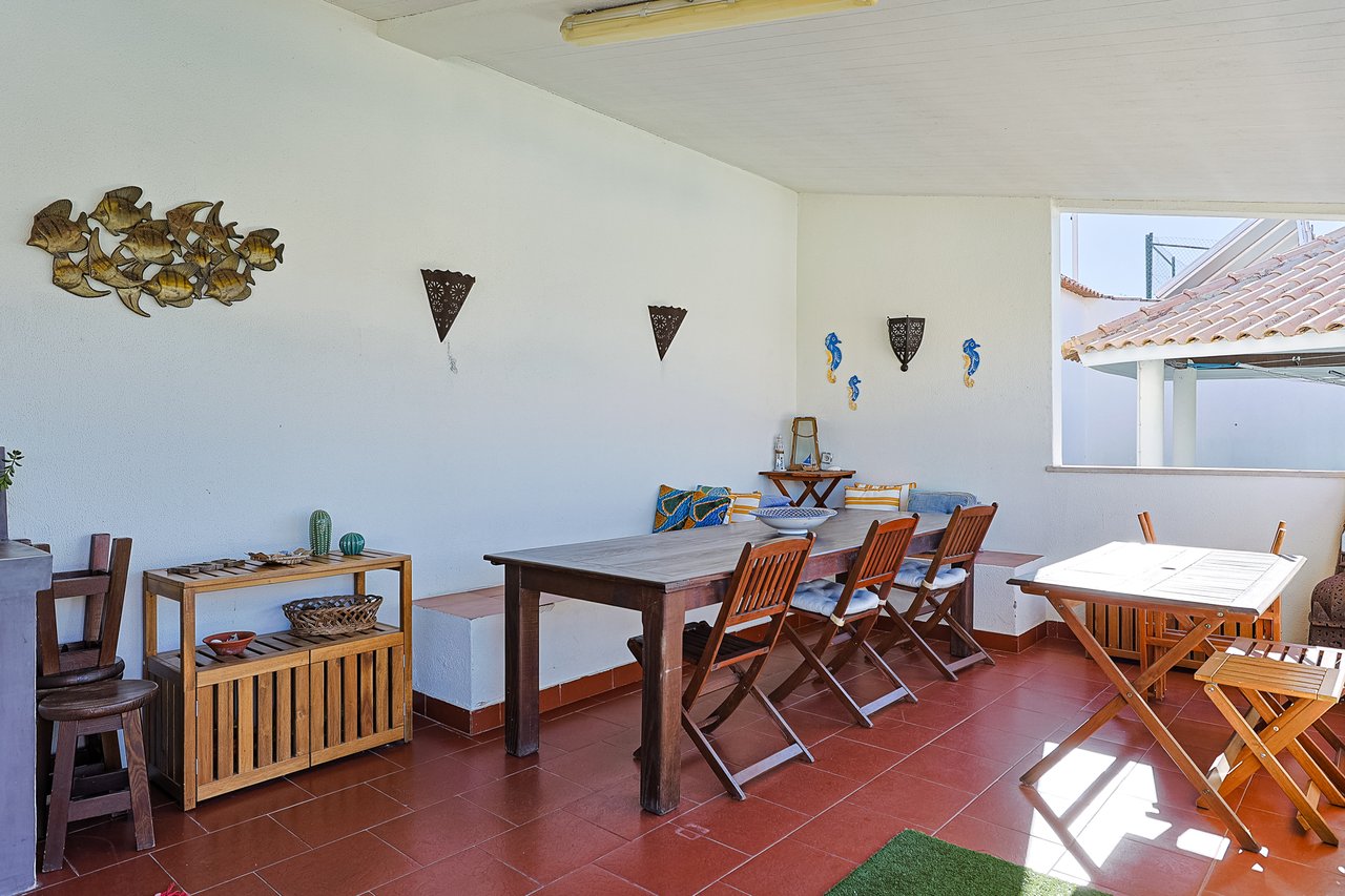 Exclusive 4,000 m² Estate in Azeitão with Tennis Court, Spa & Approved Development Project