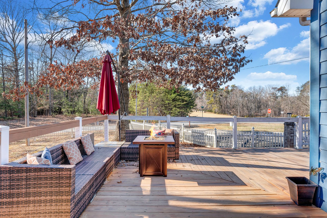 100 Sandpiper DR