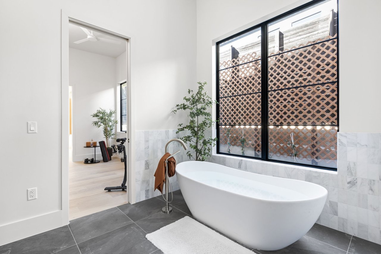 Forest Hills Residence
