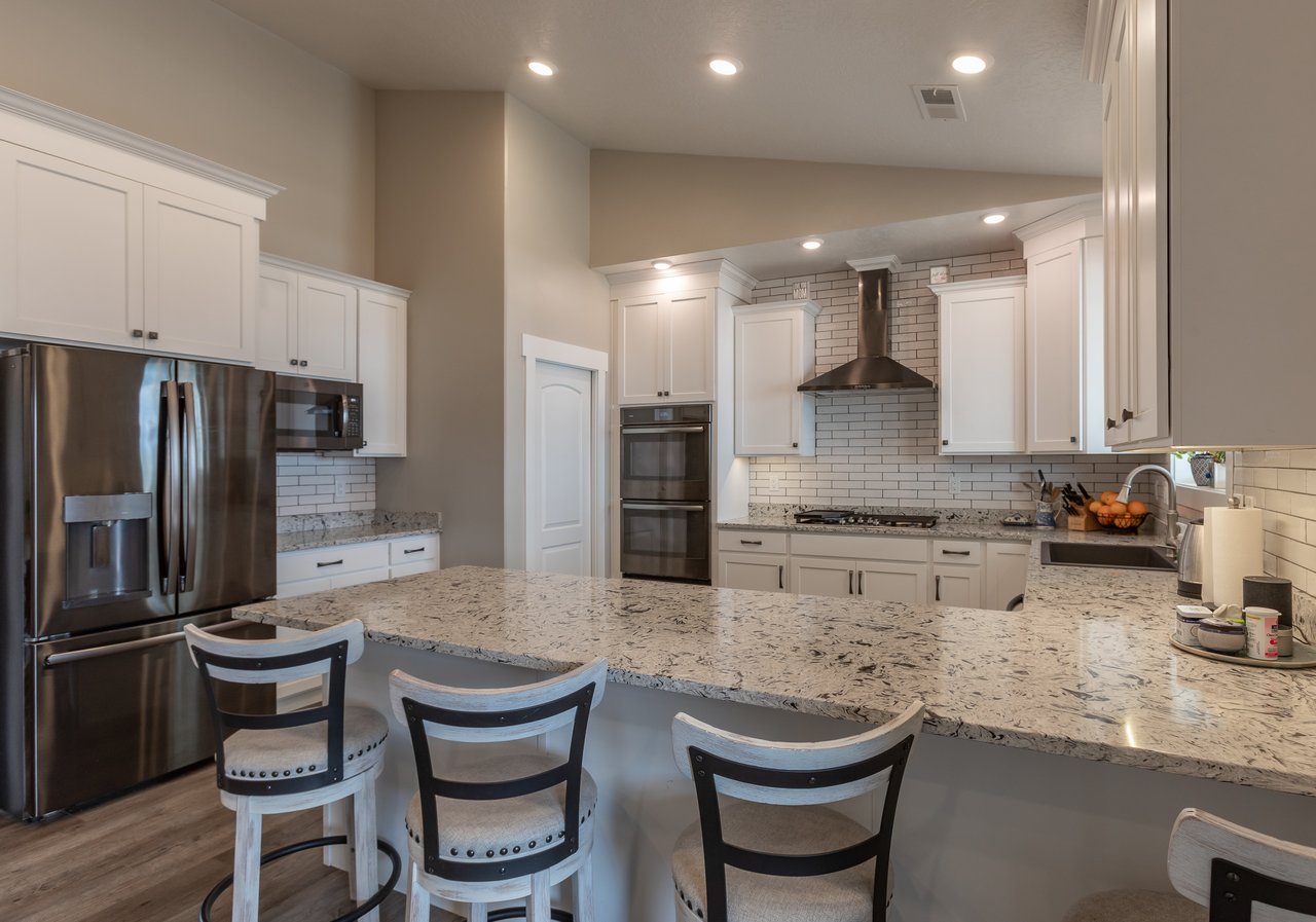 894 CEDAR CREEK DRIVE