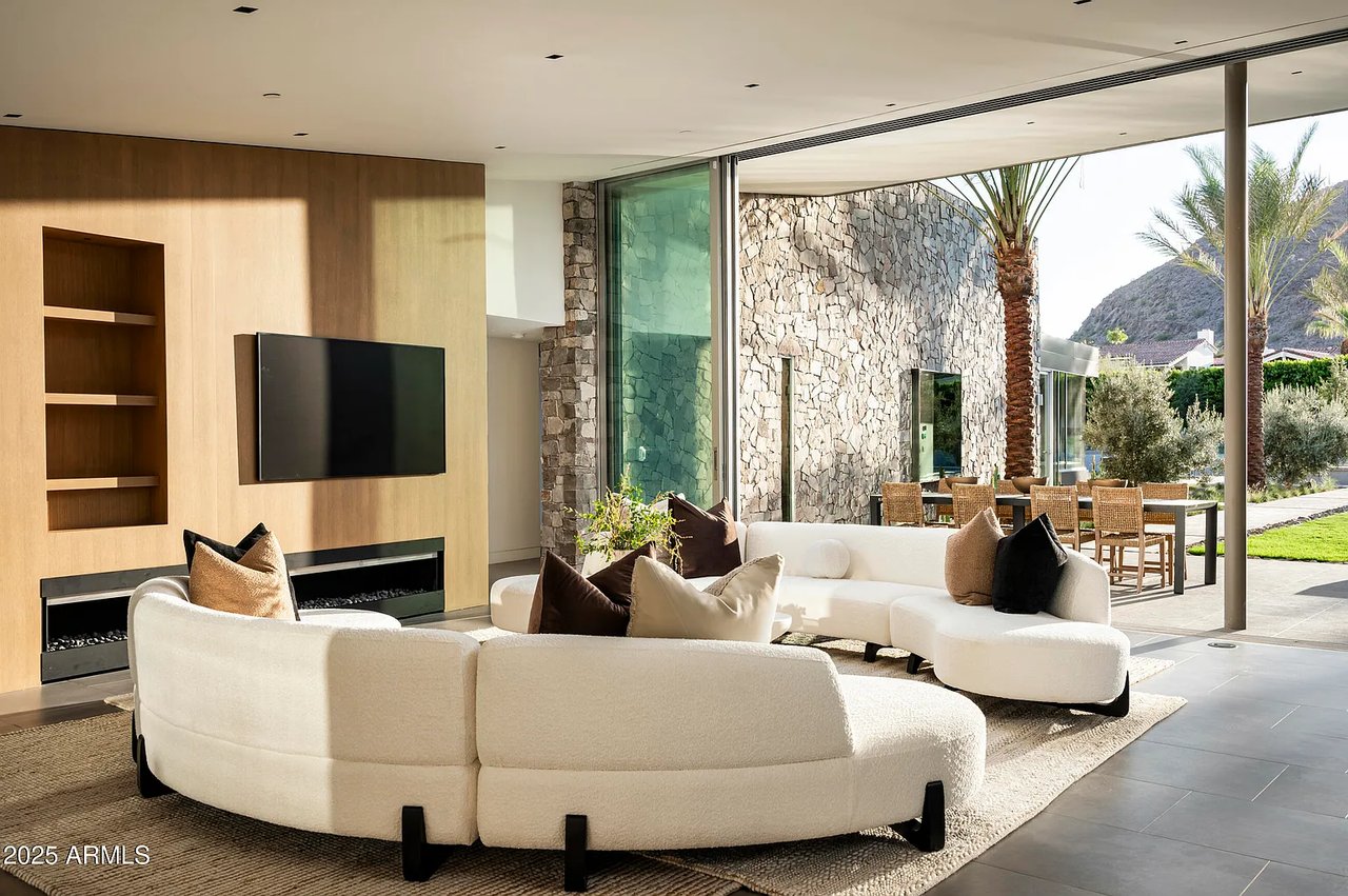 5120 N CASA BLANCA Drive