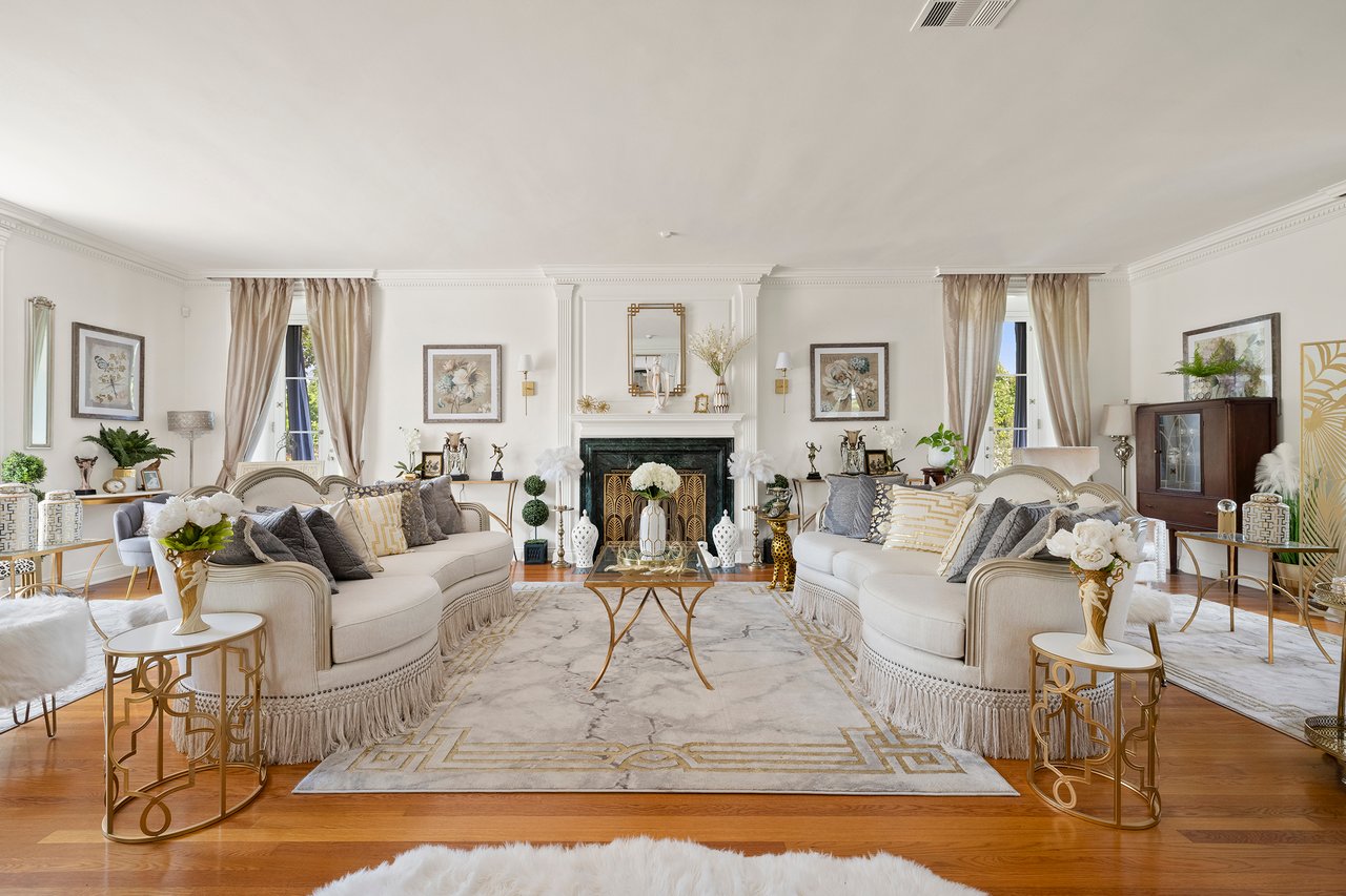 820 N. Verano Drive