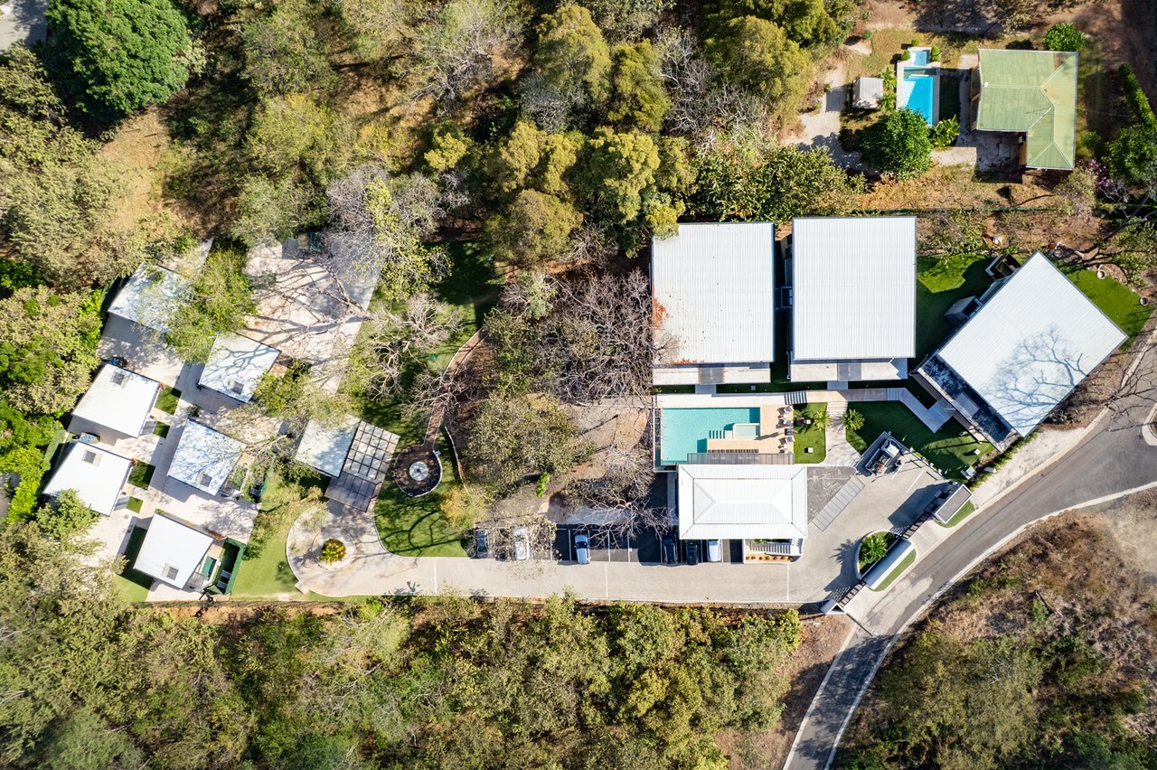 20882 - Multi-Villa Property with 18 Bedrooms, Pool & Clubhouse, Tamarindo