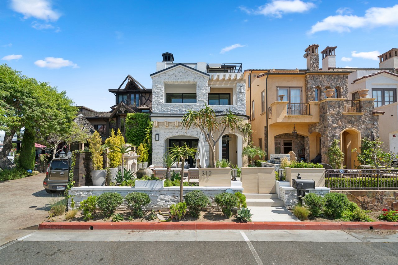 312 Carnation Avenue