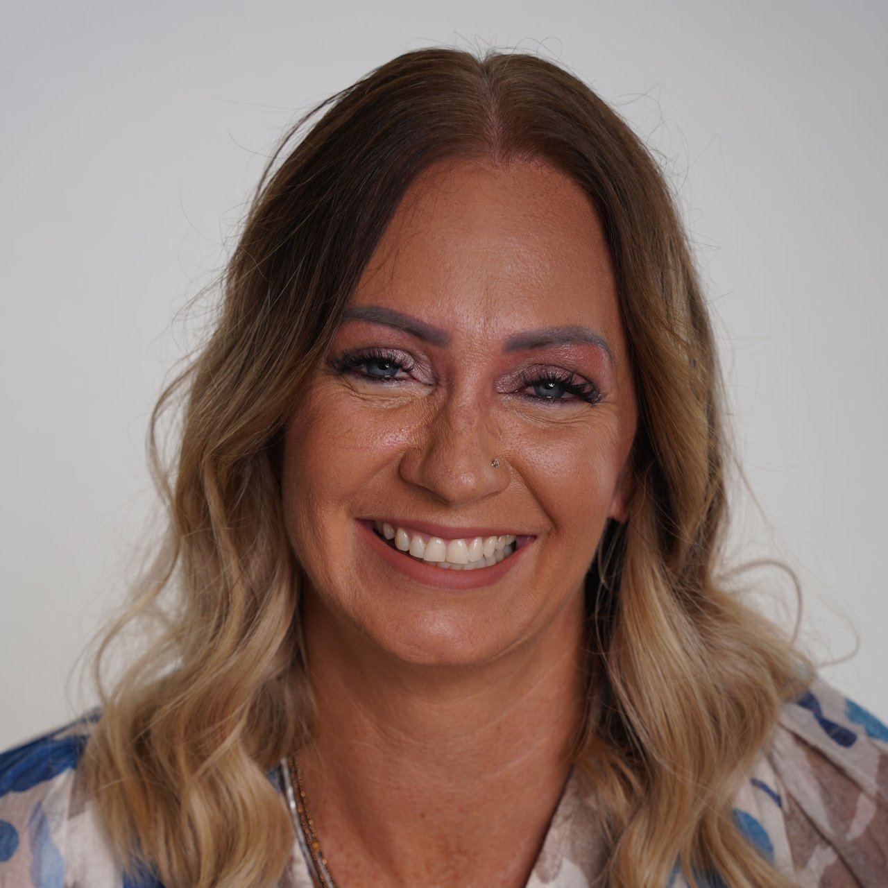 Joni Lue Yat Wellington, FL Real Estate Agent Headshot