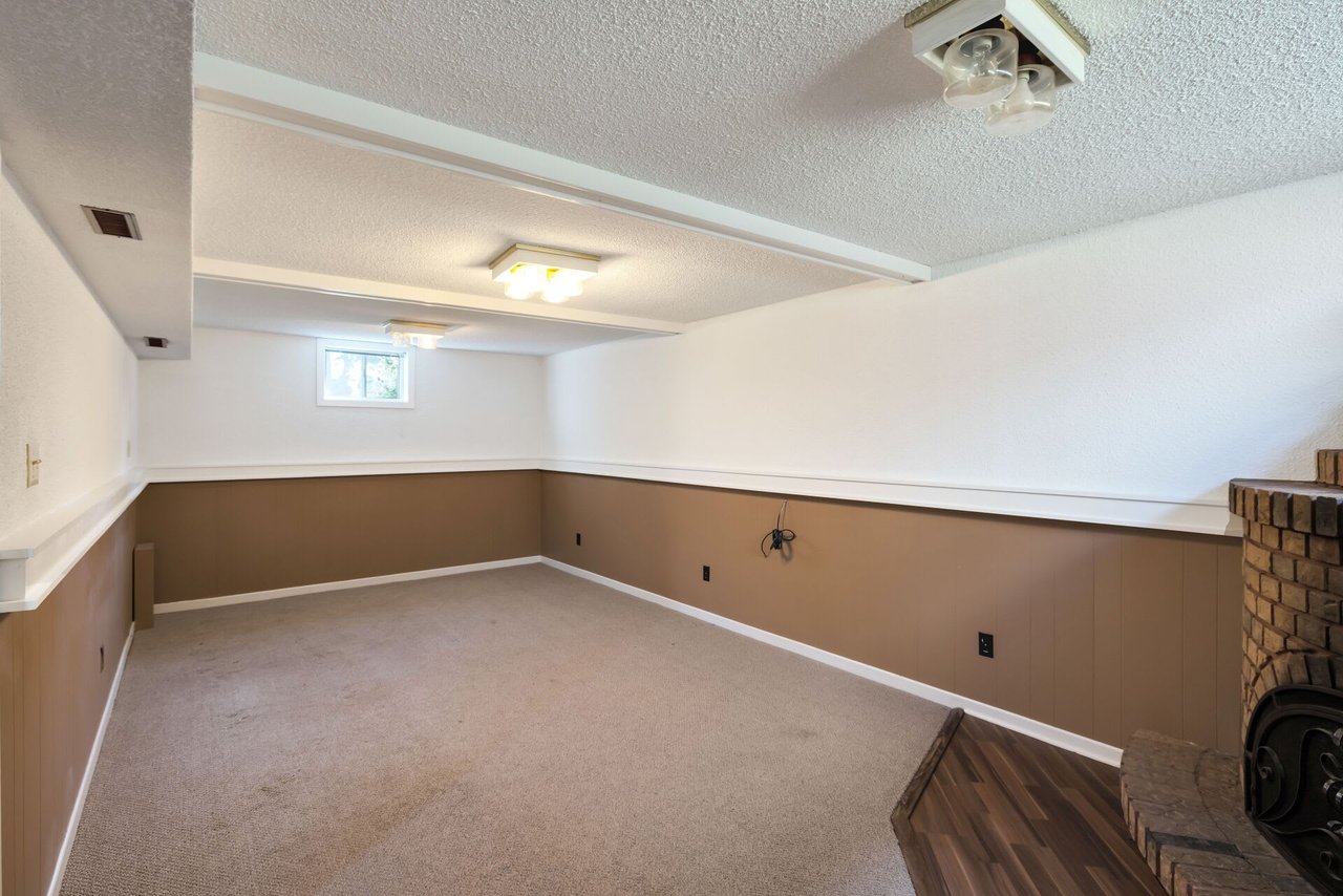 89 Codsell Ave