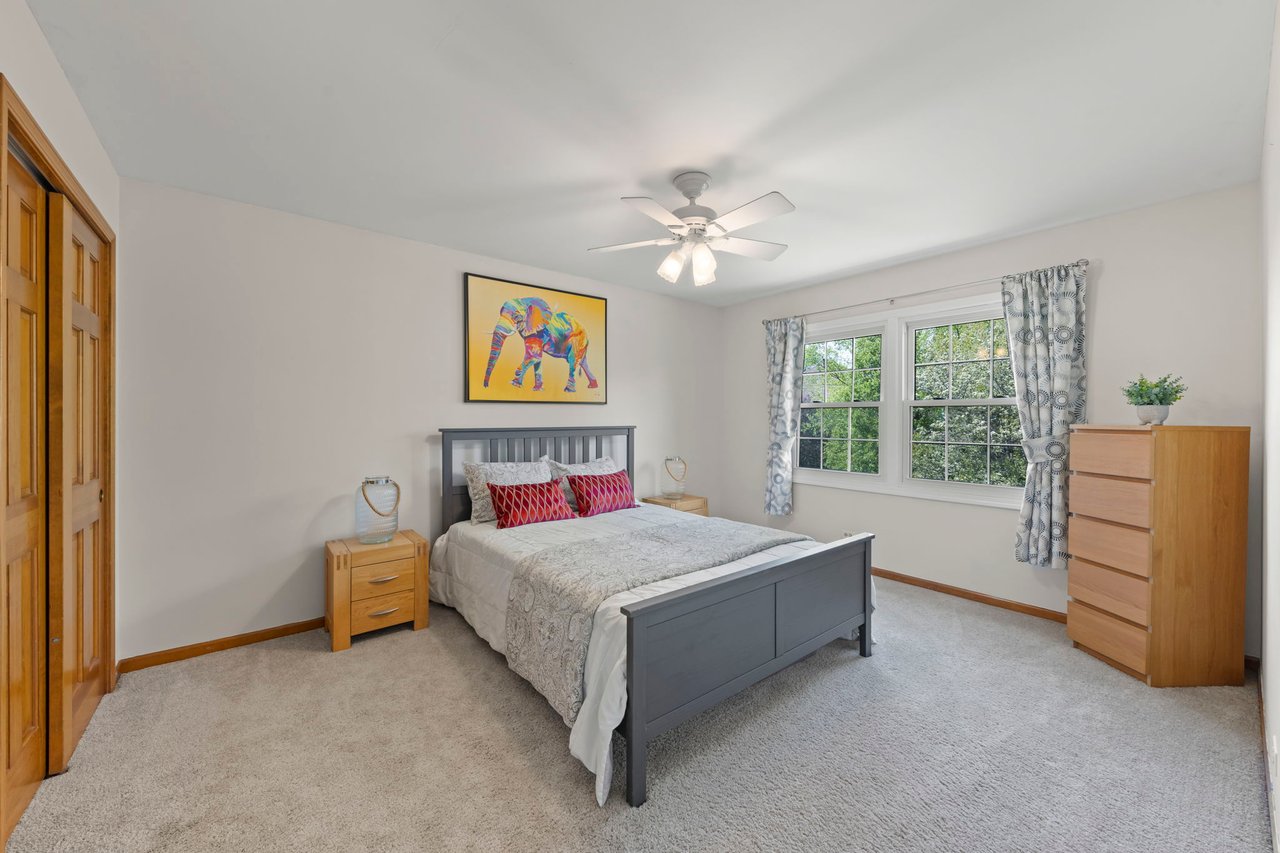 2689 Fox River Ln
