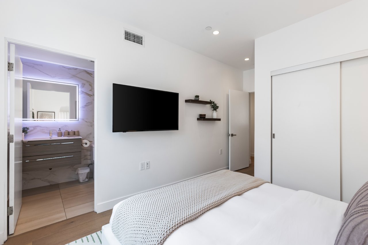 3B/3.5B Designer Home located in Prime Location