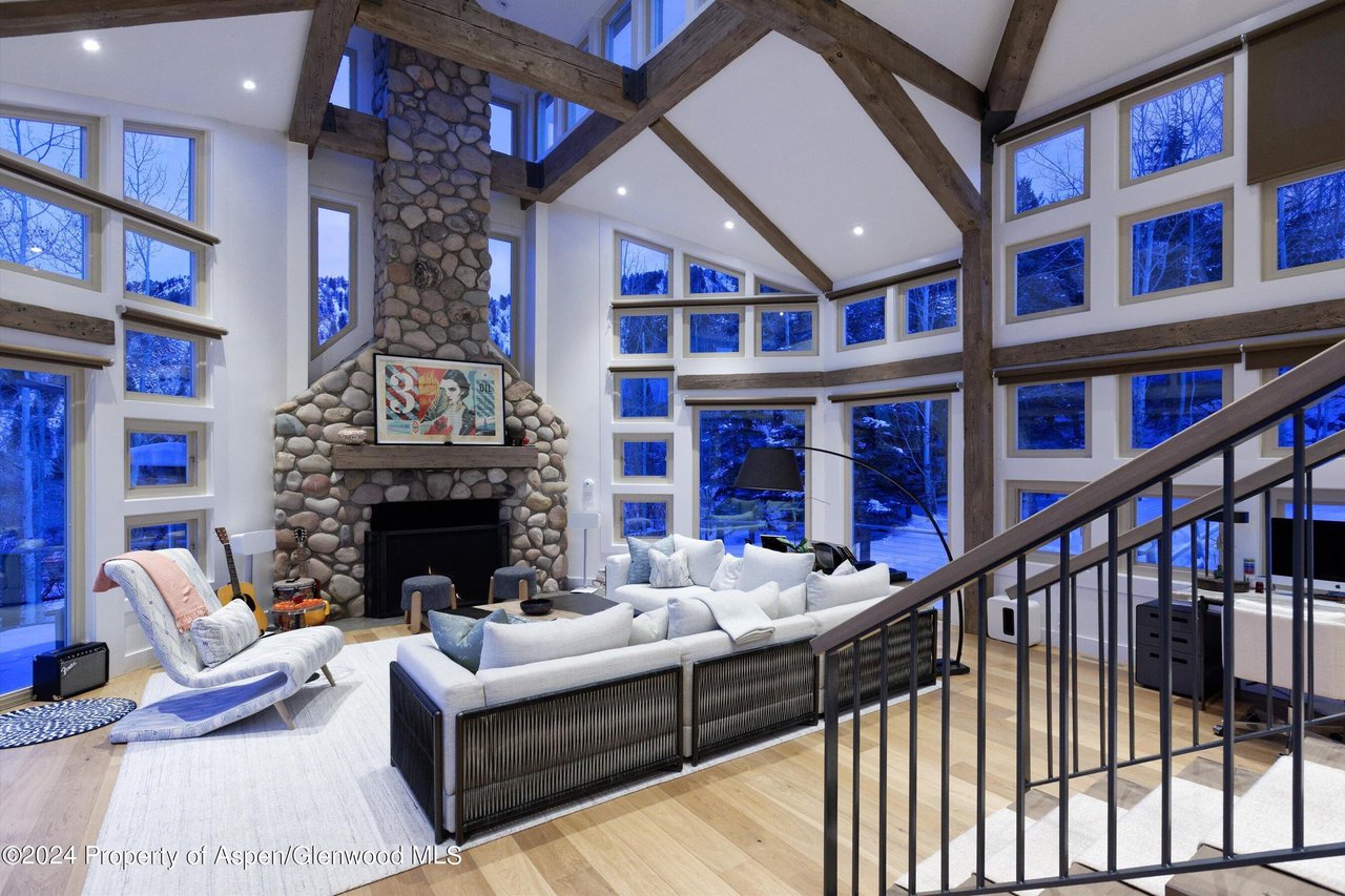 123 Larkspur Lane