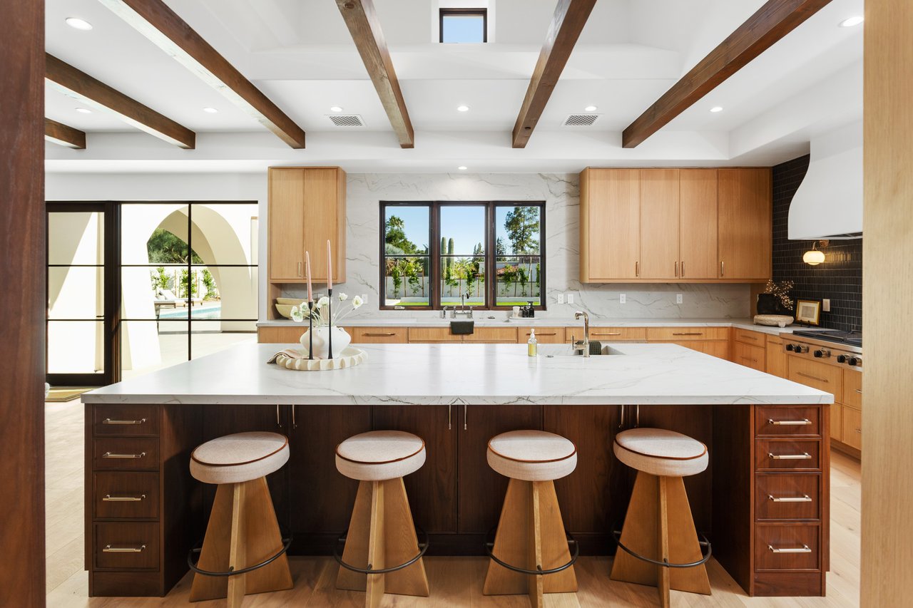 4605 E ROCKRIDGE Road