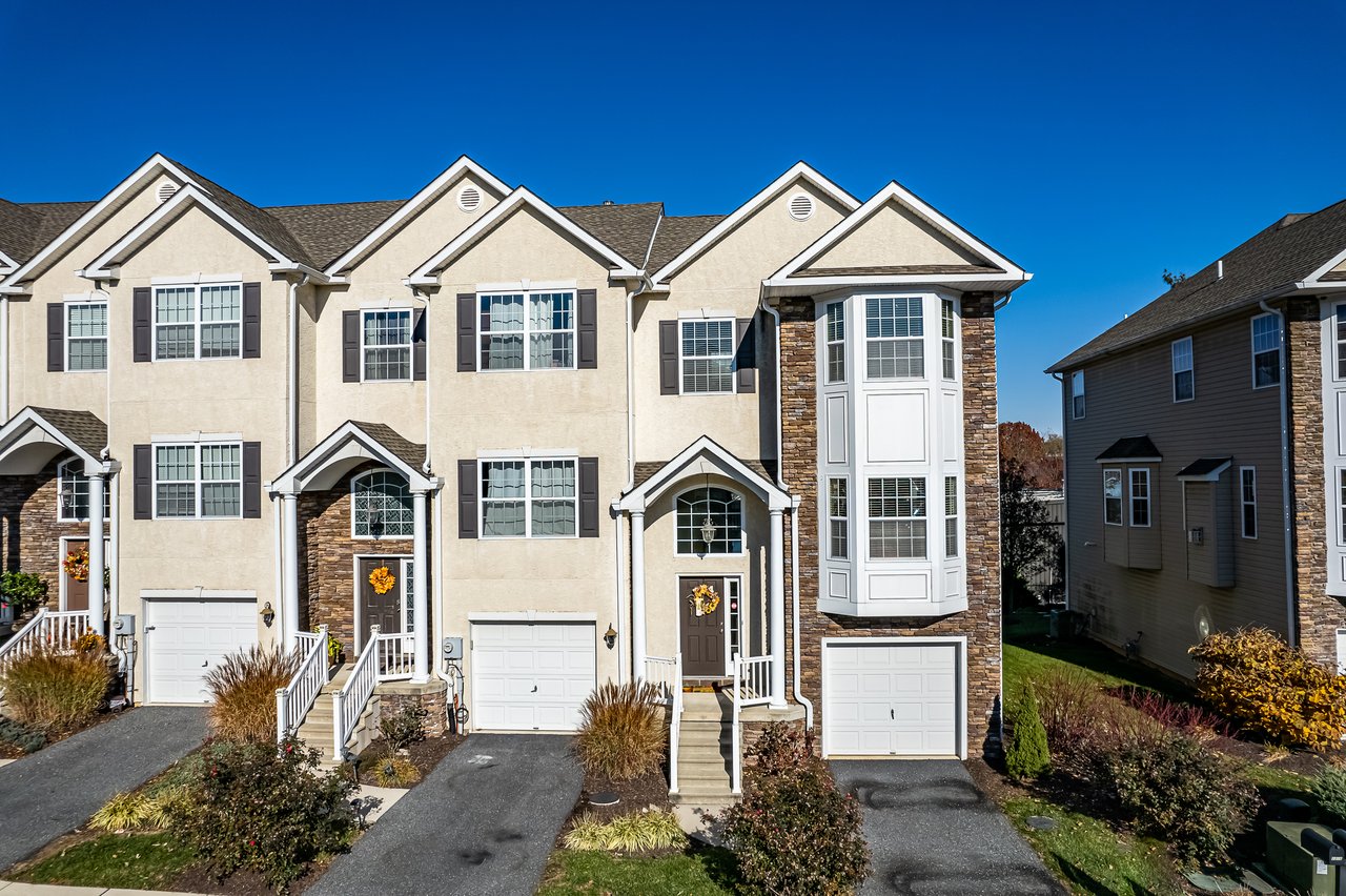 2208 Rising Hill Road