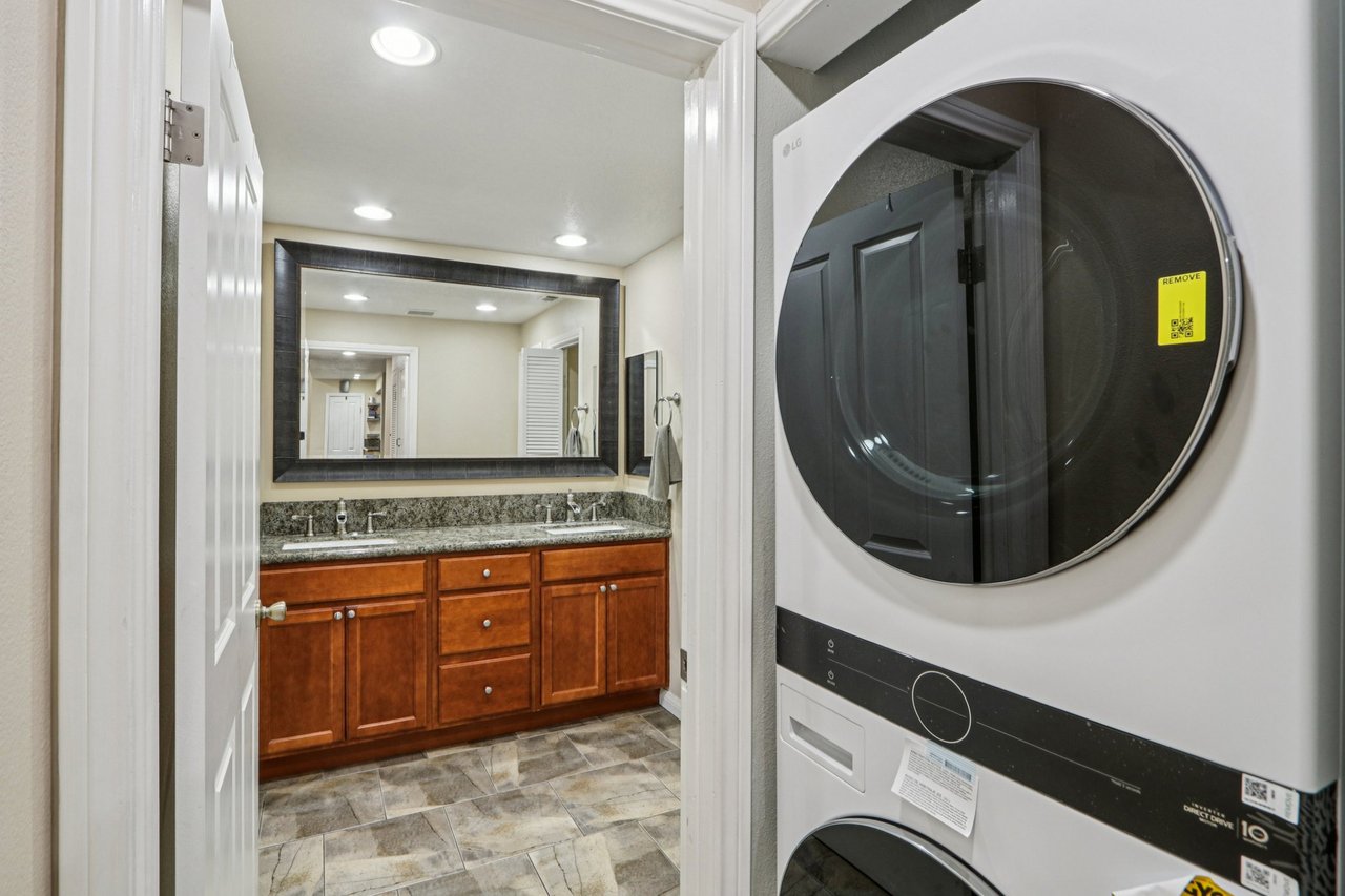 24111 Del Monte Dr, Valencia, CA 91355