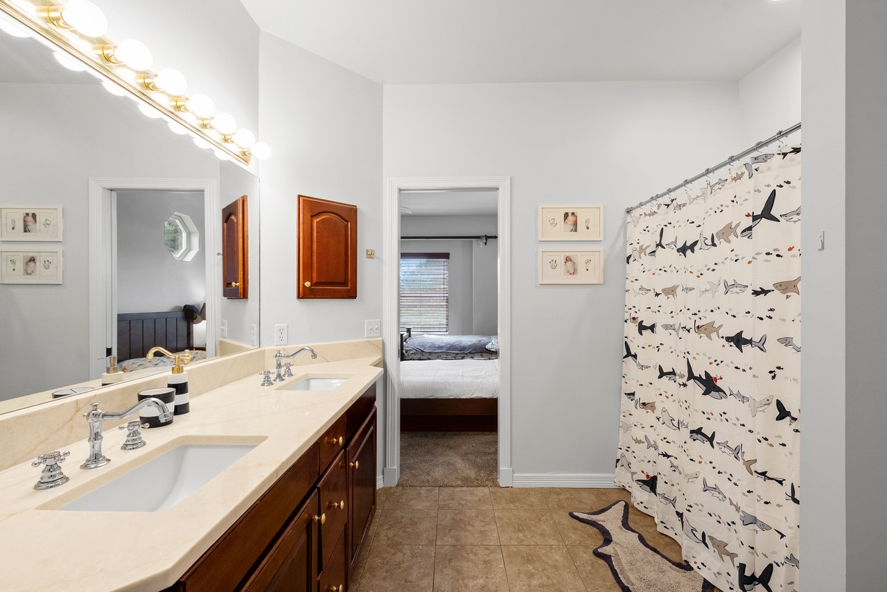 17521 Abert Ridge View